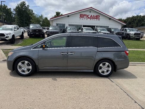 Used 2011 Honda Odyssey Touring image 2