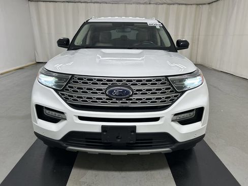 Used 2022 Ford Explorer Limited AWD/4WD image 3