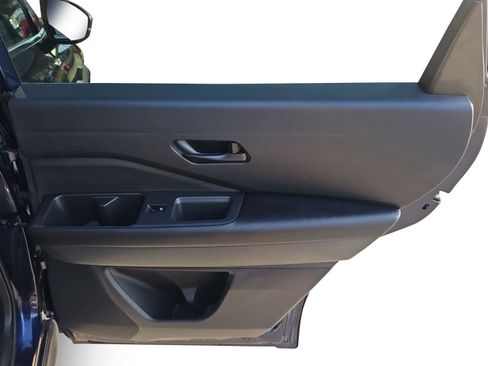 Used 2025 Nissan Pathfinder SV FWD image 24