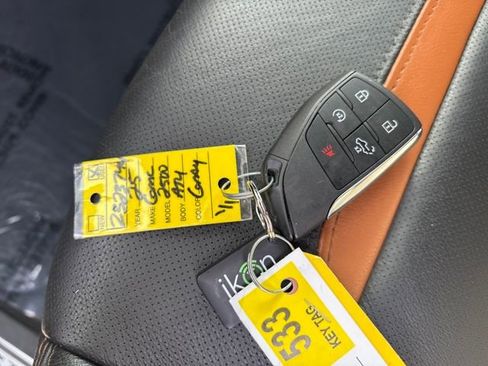 Used 2025 GMC Sierra 2500 AT4 image 32