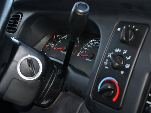 Used 1998 Dodge Dakota 2WD Club Cab image 8
