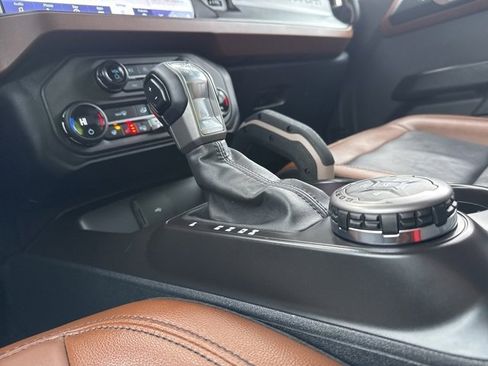 Used 2024 Ford Bronco Outer Banks image 28