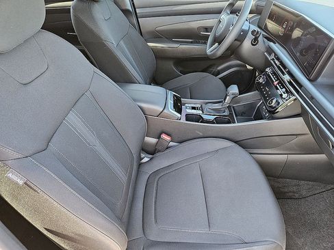 Certified 2025 Hyundai Tucson SEL FWD image 10
