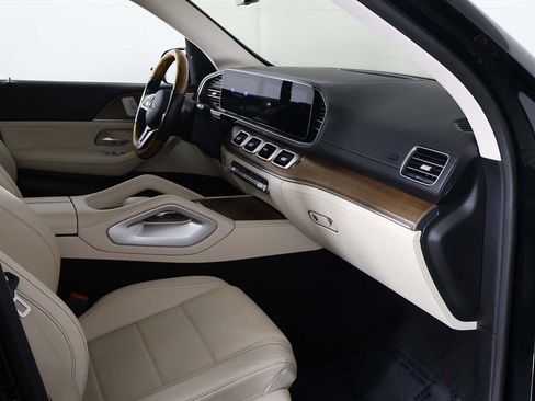 Used 2022 Mercedes-Benz GLE 450 4MATIC w/ Premium Package image 27