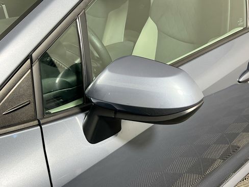 Used 2021 Toyota Corolla LE image 12