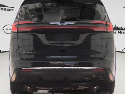 Used 2024 Chrysler Pacifica Touring-L