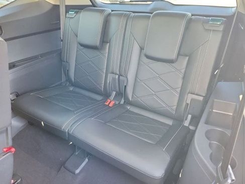 Certified 2024 Volkswagen Atlas SE FWD image 12