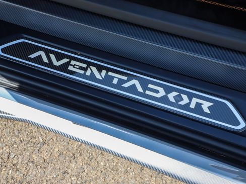 Used 2019 Lamborghini Aventador SVJ AWD/4WD image 37