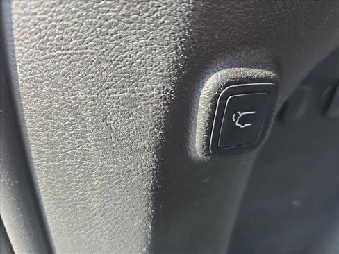Used 2020 Jeep Cherokee Limited AWD/4WD image 13