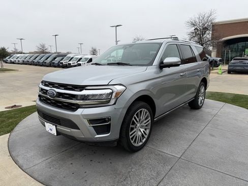 Certified 2024 Ford Expedition Limited image 3