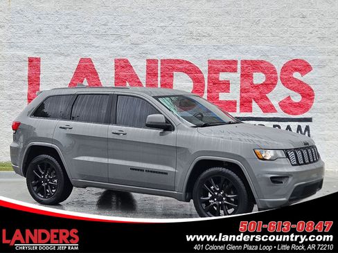 Used 2020 Jeep Grand Cherokee Altitude RWD image 1