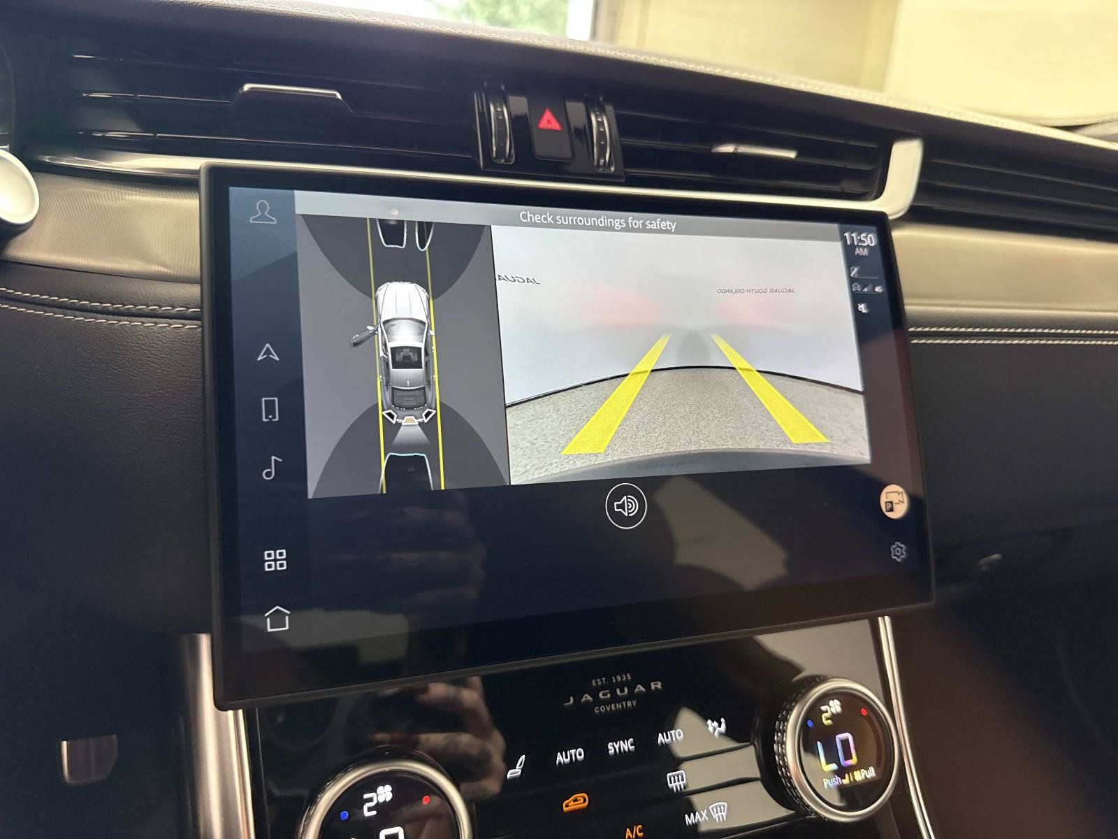 Certified 2024 Jaguar XF R-Dynamic SE AWD/4WD image 17