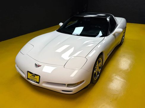 Used 2002 Chevrolet Corvette Coupe w/ Preferred Equipment Group2 image 41