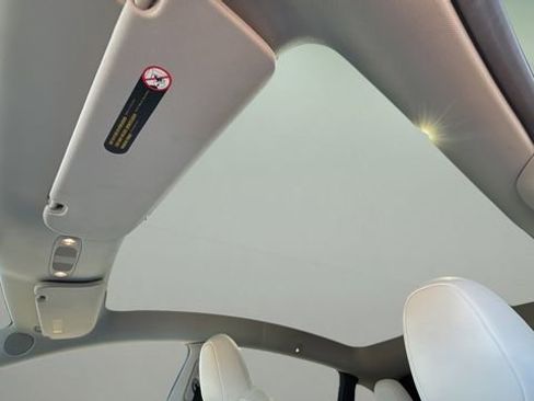 Used 2024 Tesla Model Y Performance image 19