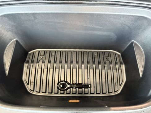 Used 2024 Tesla Model Y Long Range image 40