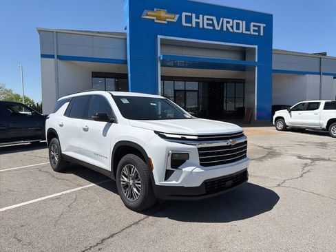 New 2026 Chevrolet Traverse LT FWD image 1