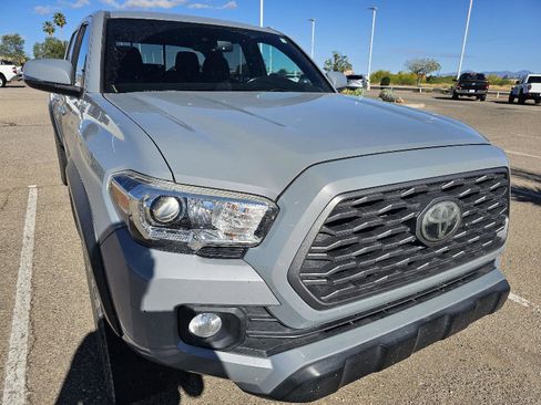 Used 2021 Toyota Tacoma TRD Off-Road w/ Technology Package AWD/4WD image 16