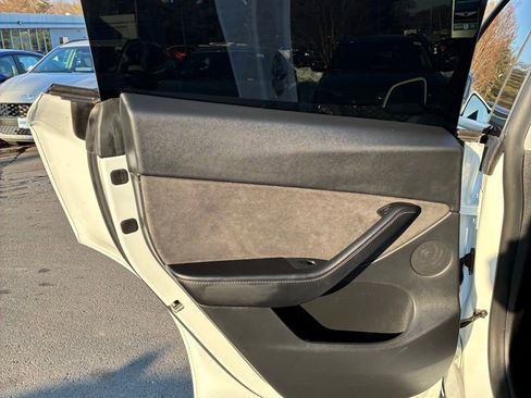 Used 2021 Tesla Model Y Long Range image 44
