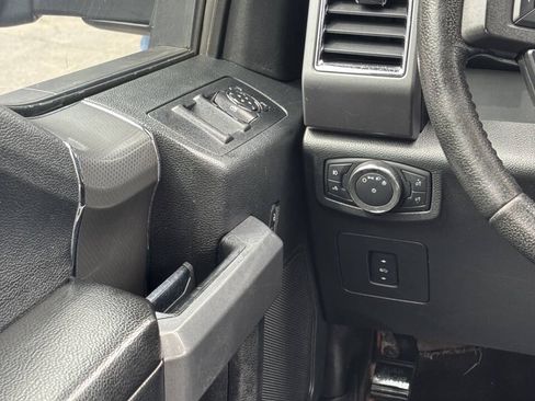 Used 2015 Ford F150 XLT w/ Equipment Group 302A Luxury AWD/4WD image 22