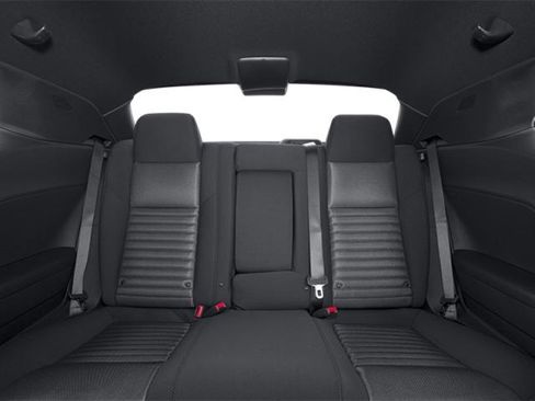 Used 2014 Dodge Challenger SXT image 9