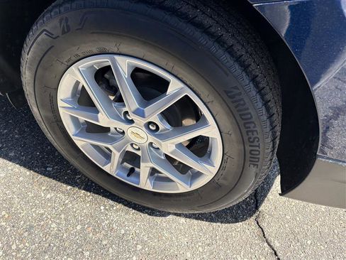 Used 2023 Chevrolet Equinox LT AWD/4WD image 4