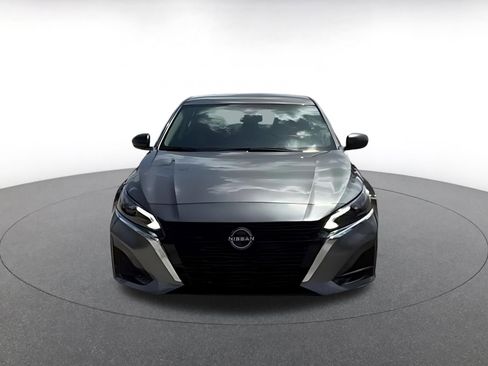 Used 2025 Nissan Altima 2.5 SV image 8