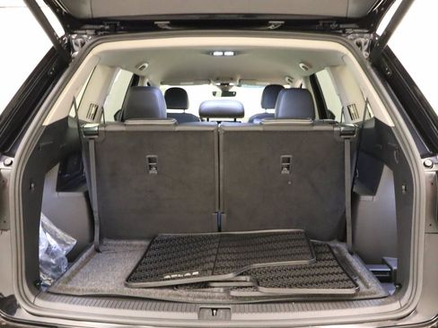 Certified 2026 Volkswagen Atlas SE w/ Black Wheel Package FWD image 8