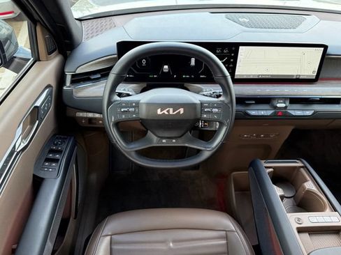 Used 2024 Kia EV9 Land AWD/4WD image 23