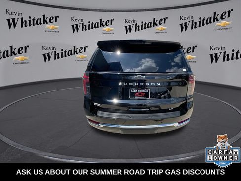 Certified 2025 Chevrolet Suburban LT RWD image 8