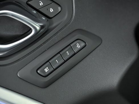 Used 2020 Chevrolet Camaro ZL1 RWD image 15