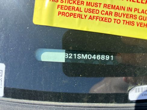 Used 2025 Volkswagen Taos SE image 10