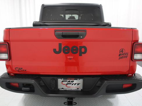 Used 2021 Jeep Gladiator Sport AWD/4WD image 7