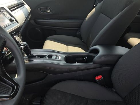 Used 2021 Honda HR-V LX image 21