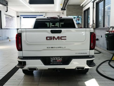 Used 2024 GMC Sierra 1500 Denali w/ Denali Reserve Package AWD/4WD image 7