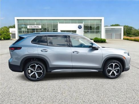 New 2026 Volkswagen Tiguan SE image 7