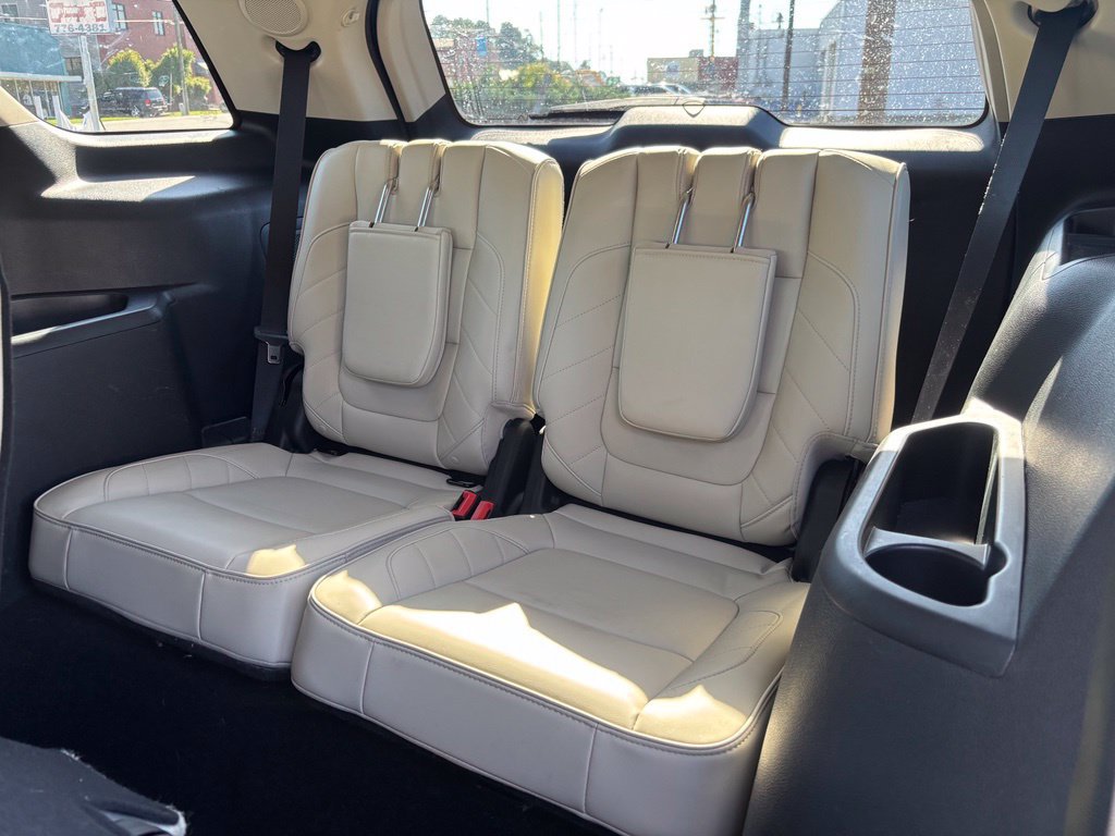 Used 2019 Ford Explorer Limited w/ Limited Luxury Package FWD image 26