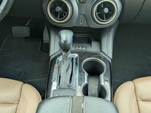 Used 2023 Chevrolet Blazer Premier FWD image 19