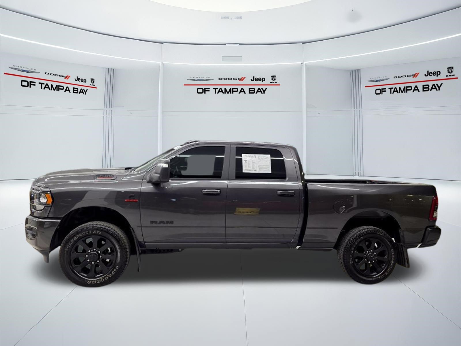 Used 2024 RAM 3500 Big Horn w/ Night Edition AWD/4WD image 3