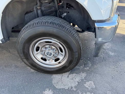 Used 2022 Ford F250 XL w/ Power Equipment Group image 4