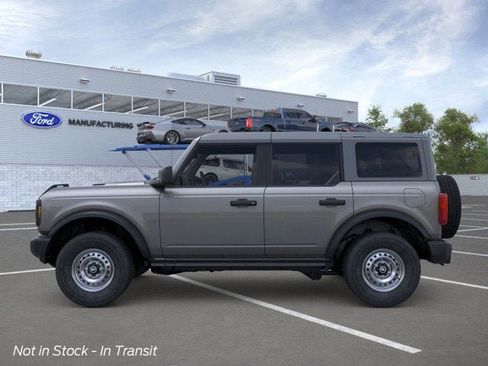 New 2025 Ford Bronco Base image 3