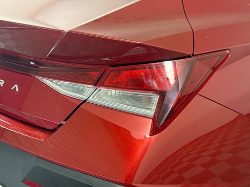 Used 2024 Hyundai Elantra SE FWD image 33
