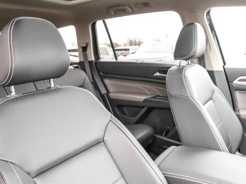 Used 2023 Volkswagen Atlas SE w/ Panoramic Sunroof Package AWD/4WD image 42