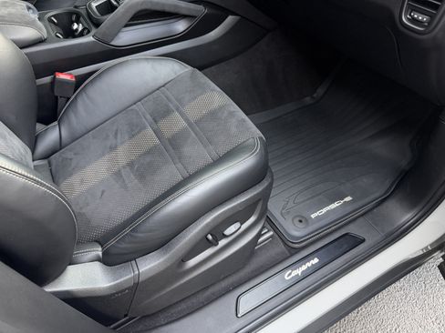 Certified 2023 Porsche Cayenne Turbo GT AWD/4WD image 20