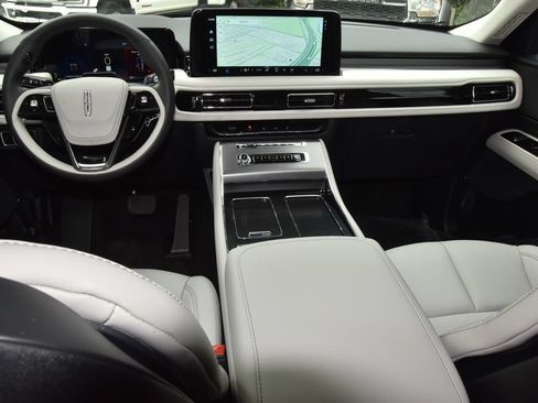 New 2026 Lincoln Aviator 2WD image 17