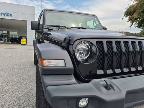 Used 2022 Jeep Wrangler Unlimited Sport AWD/4WD image 9