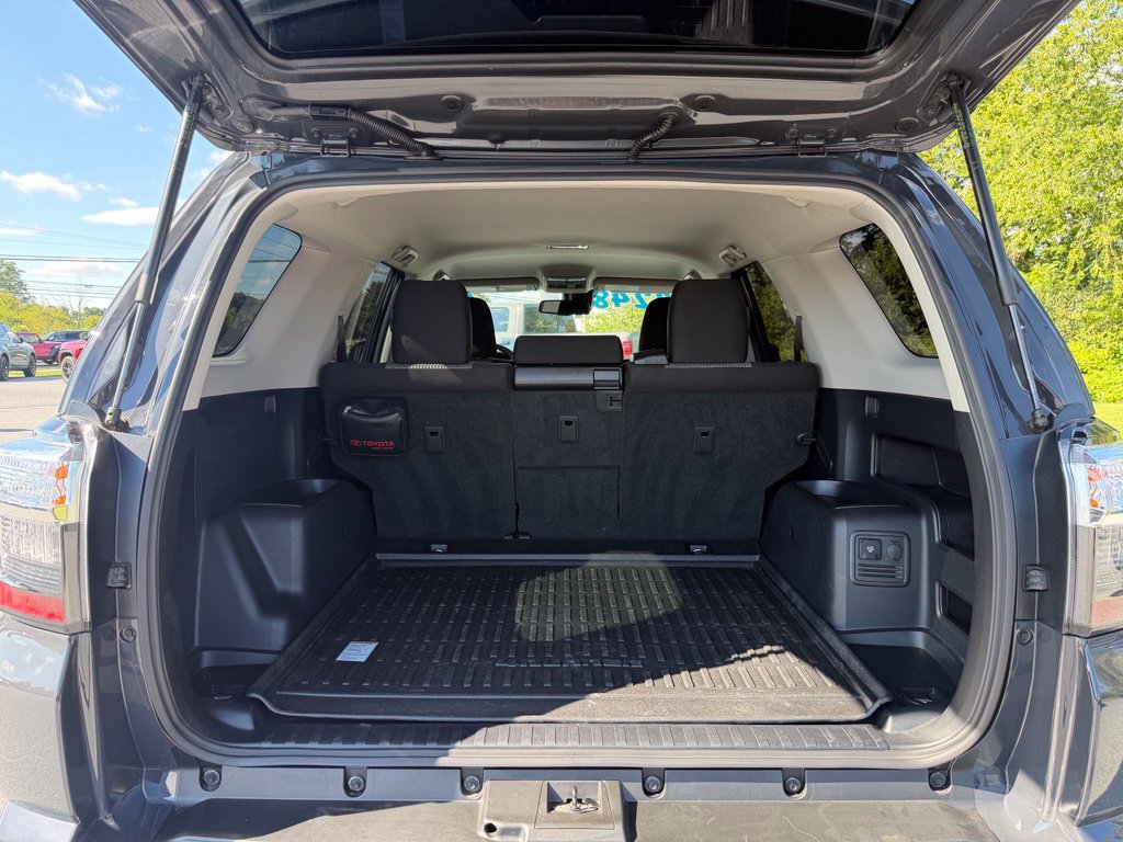Used 2024 Toyota 4Runner SR5 AWD/4WD image 19