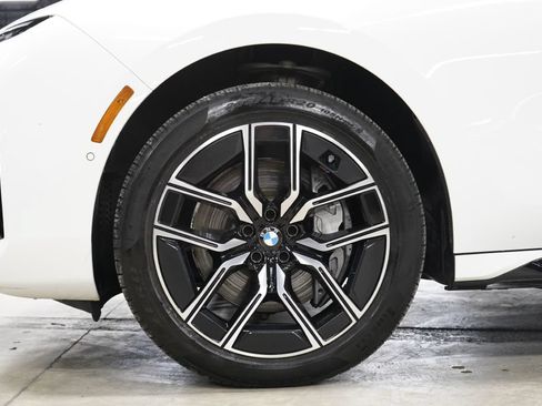 Used 2026 BMW 740i xDrive AWD/4WD image 32