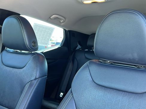 Certified 2023 Chevrolet Bolt EUV LT w/ Convenience Package image 18