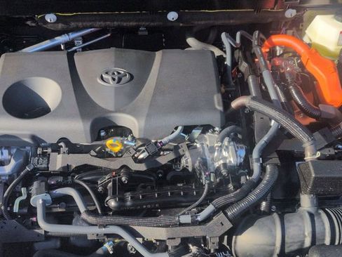 Certified 2025 Toyota RAV4 LE image 29