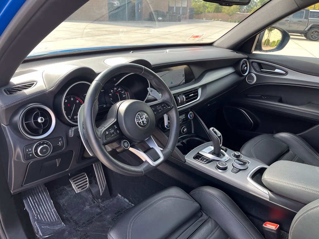 Used 2023 Alfa Romeo Stelvio Veloce AWD/4WD image 13